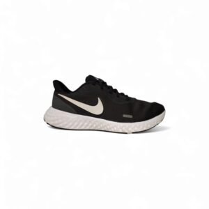 Nike Revolution 5 . Talla 8.5