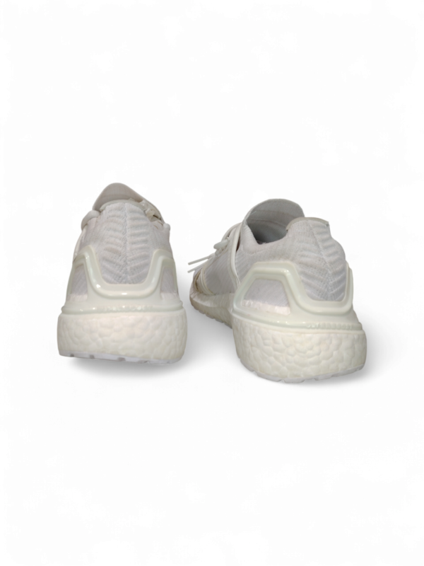 ADIDAS ULTRA BOOST. Talla 8 - Imagen 3
