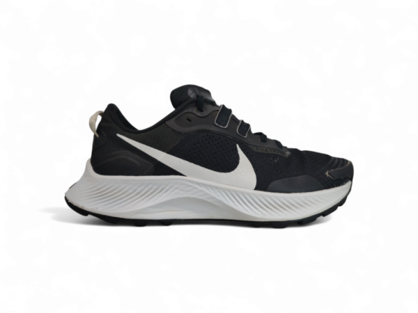 Nike Pegasus Trail. talla 8.5