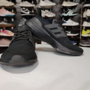 Adidas Ultraboost 22. Talla 6.5