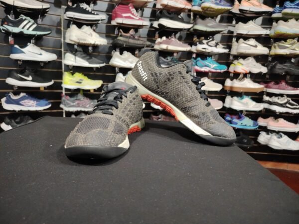 Reebok Crosfit. Talla 7 - Imagen 2