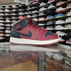 Nike Jordan 1, Talla 4