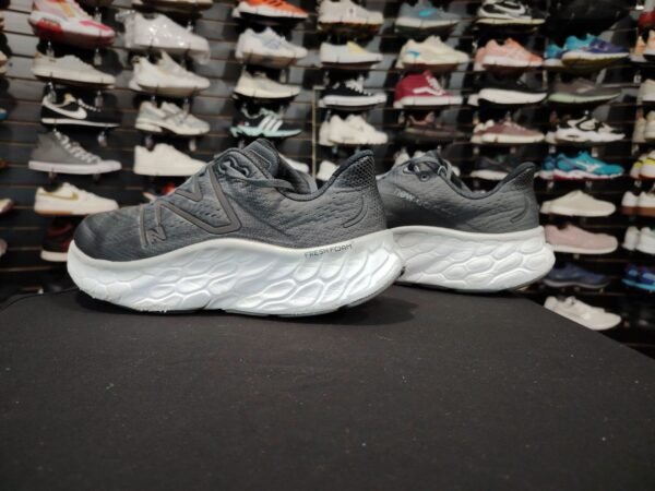 New Balance fresh foam. Talla 11.5