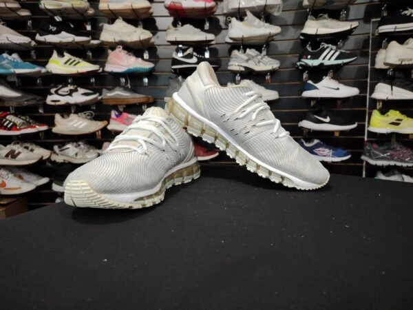 Asics Quantum 360. Talla 8.5 - Imagen 2
