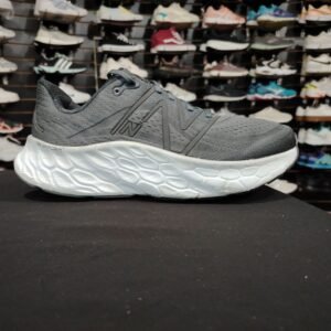 New Balance fresh foam. Talla 12