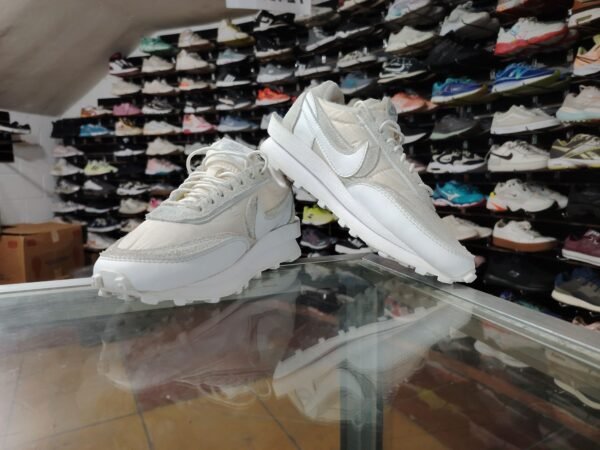 Nike x Sacai Waffle. Talla 5.5 - Imagen 2