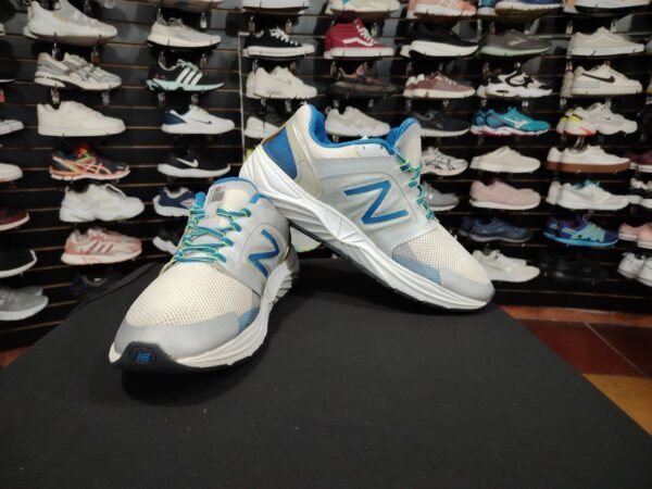 New balance 3040v1. Talla 11.5 - Imagen 2