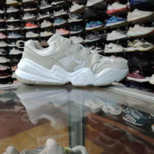 Nike Tech Hera. Talla 7.5