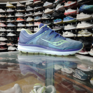 Saucony para dama. Talla 9.5