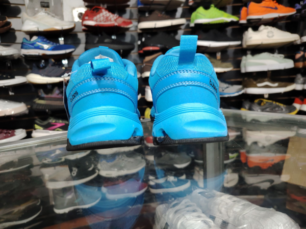 K Swiss. Talla 6.5 - Imagen 3