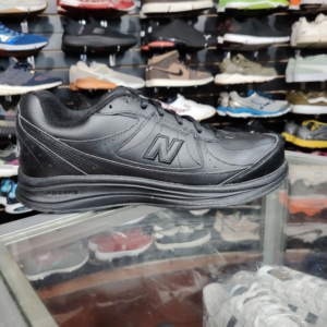 New Balance. Talla 10