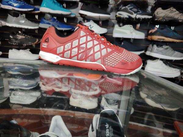 Rebook Nano. Talla 10.5