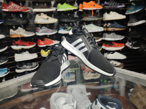 Adidas. Talla 9 - Imagen 2
