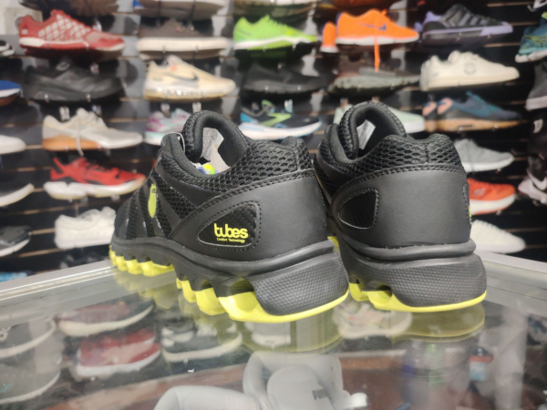 K-Swiss. Talla 9.5 - Imagen 3
