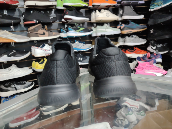 Skecher. Talla 6.5 - Imagen 3