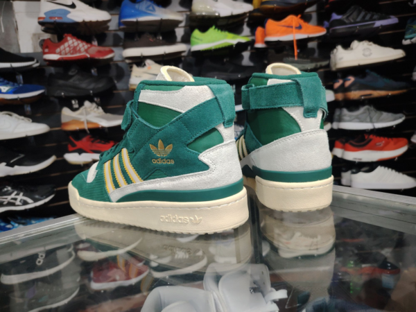 Adidas.  Talla 9 - Imagen 3