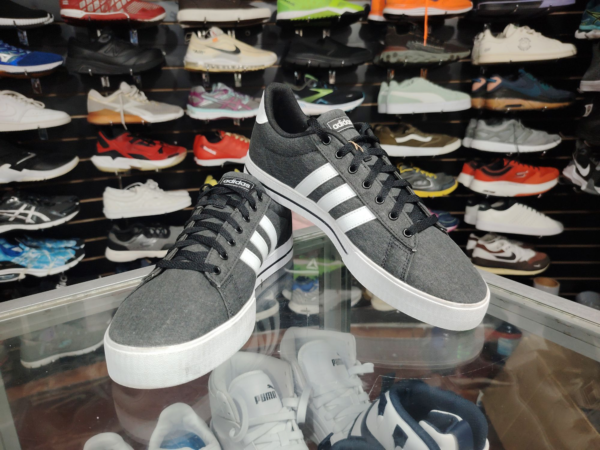 Adidas 3.0. Talla 12 - Imagen 2
