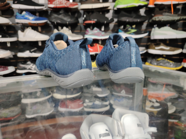 Skechers relaxed Fit. talla 6.5 - Imagen 3