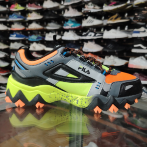 Fila Disruptor. Talla 6