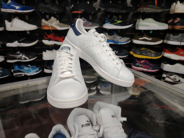 Adidas. Talla 6.5 - Imagen 2