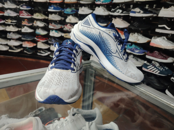 Mizuno. Talla 7.5 - Imagen 2