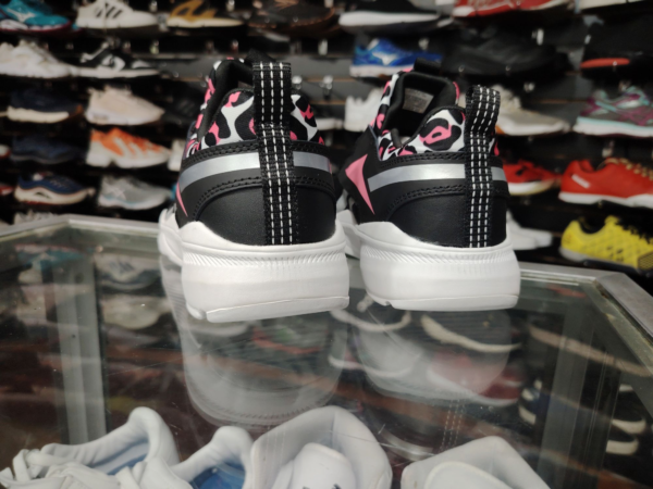 Reebok. Talla 6 - Imagen 3