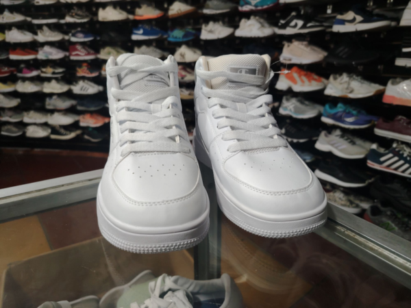 Champion. Talla 9.5 - Imagen 2