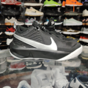 Nike Team Hustle. Talla 7