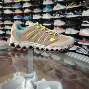 K Swiss. Talla 7.5