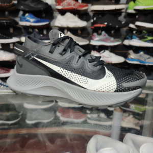 Nike Trail. Talla 8.5