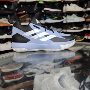 Adidas. Talla 6.