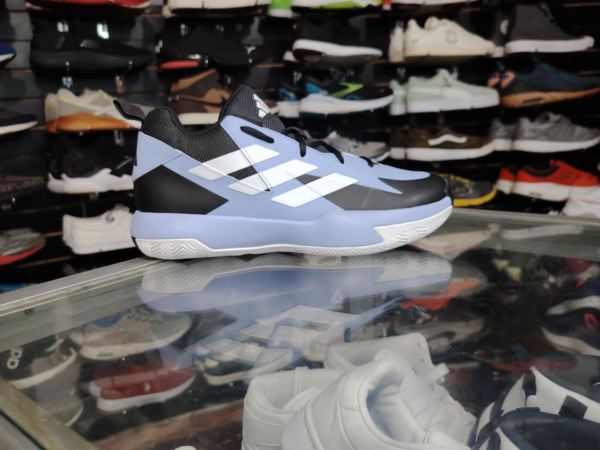 Adidas. Talla 6.