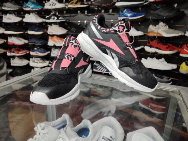 Reebok. Talla 6 - Imagen 2
