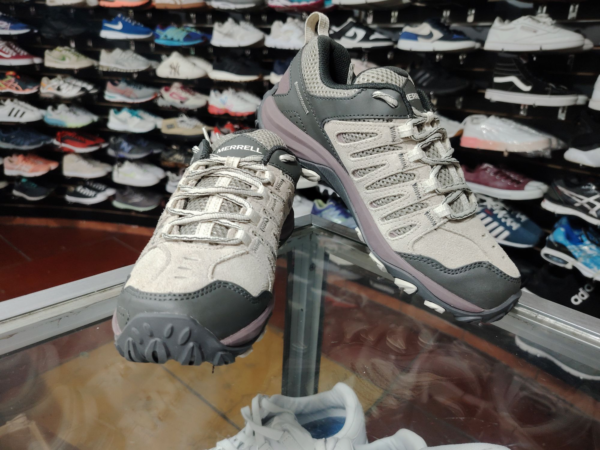 Merrel. Talla 9 - Imagen 2
