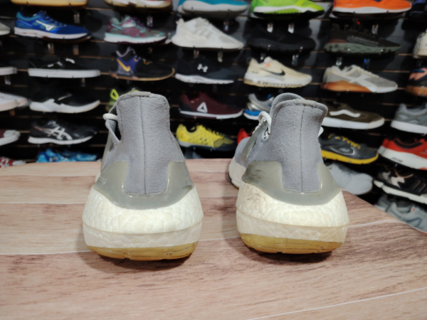 Adidas Ultraboost. Talla 11.5 - Imagen 3