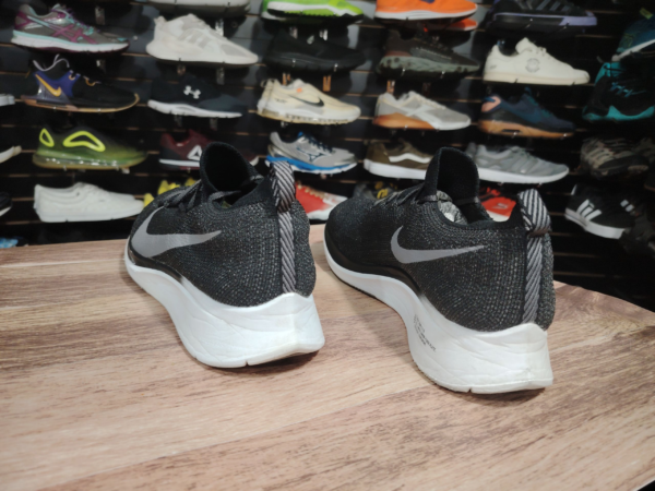 Nike Zoom Fly. Talla 11 - Imagen 3