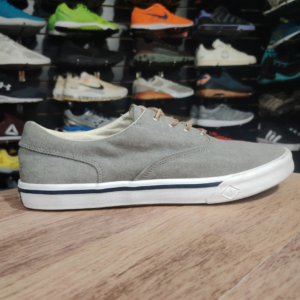 Perry. Talla 10
