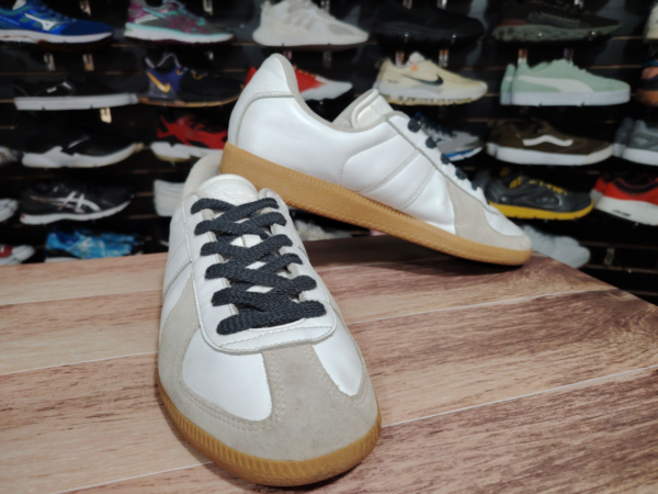 Adidas BW Army. Talla 10 - Imagen 2
