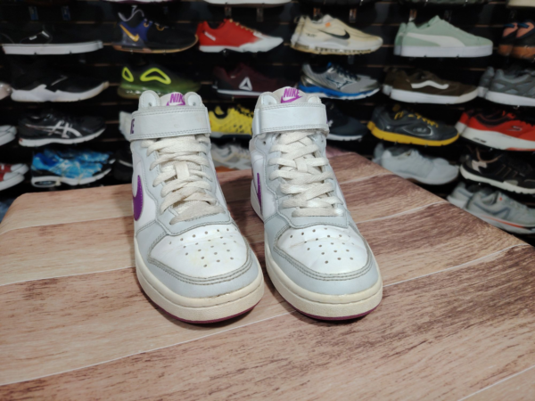 Nike. Talla 3.5 - Imagen 2