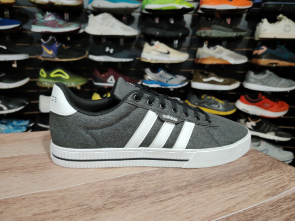 Adidas Daily. Talla 12