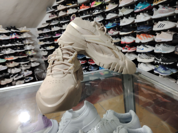 Reebok. Talla 8, 25cm - Imagen 2