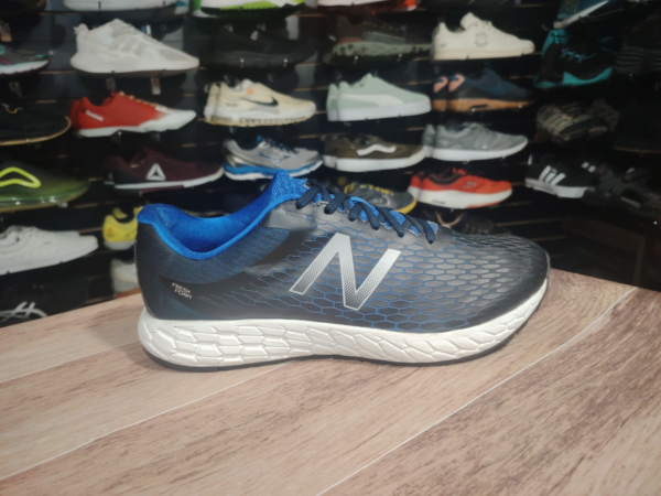 New Balance. Talla 10.5