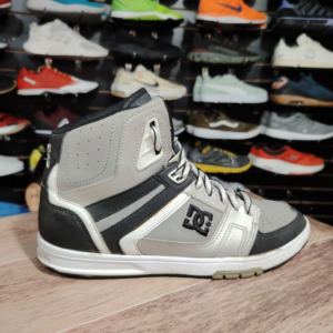 DC Shoes. Talla 7
