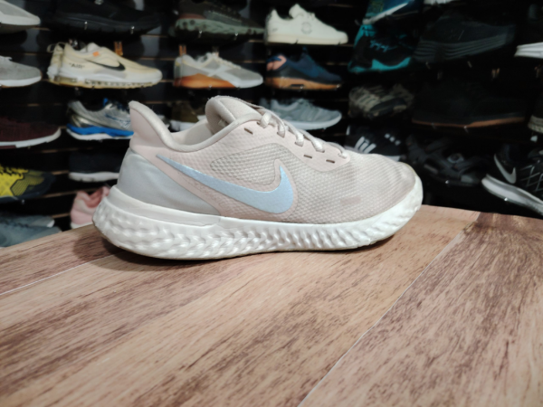Nike Revolution5. Talla 10