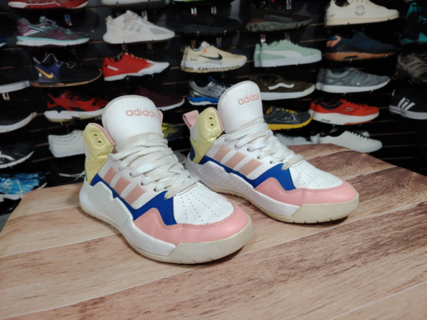 Adidas. Talla 7.5 - Imagen 2