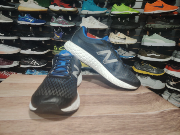 New Balance. Talla 10.5 - Imagen 2