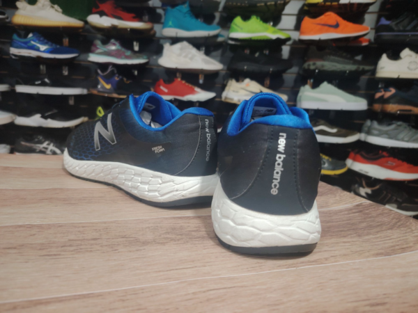 New Balance. Talla 10.5 - Imagen 3