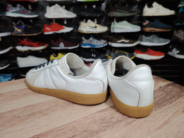 Adidas BW Army. Talla 10 - Imagen 3