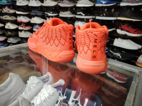 Puma LaMelo Ball. Talla 6.5 - Imagen 3