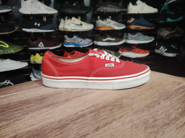 Vans Authentic Red. Talla 9